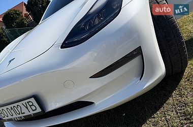 Седан Tesla Model 3 2022 в Львове