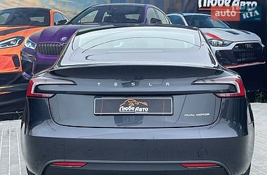Седан Tesla Model 3 2024 в Львові
