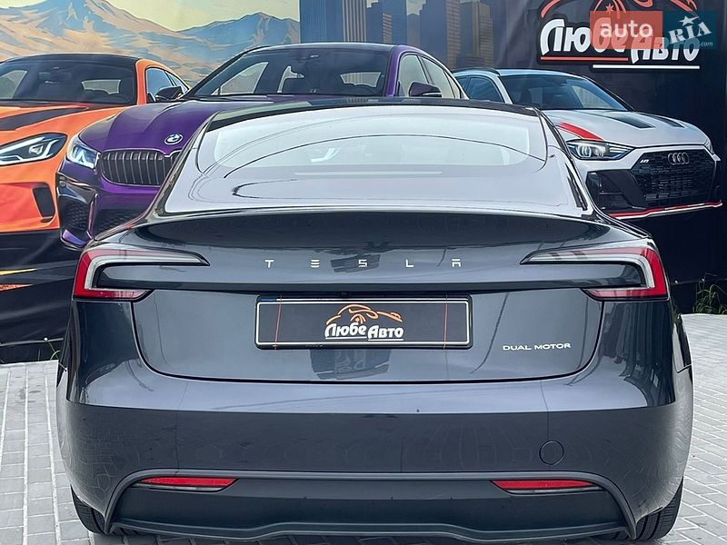 Седан Tesla Model 3 2024 в Львові