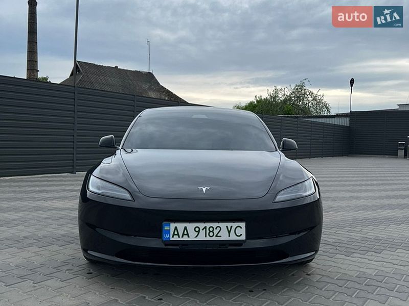 Седан Tesla Model 3 2024 в Белой Церкви