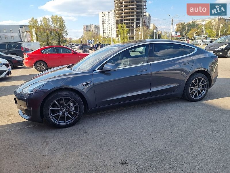 Седан Tesla Model 3 2018 в Ирпене
