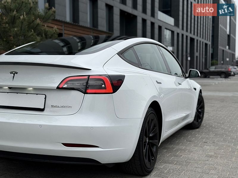 Седан Tesla Model 3 2022 в Киеве фото 24 Седан Tesla Model 3 2022 в Киеве