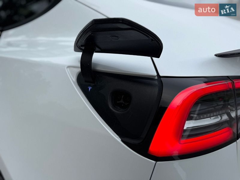 Седан Tesla Model 3 2022 в Киеве фото 29 Седан Tesla Model 3 2022 в Киеве