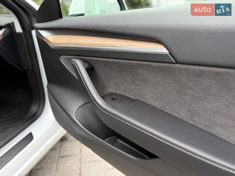 Седан Tesla Model 3 2022 в Киеве фото 33 Седан Tesla Model 3 2022 в Киеве