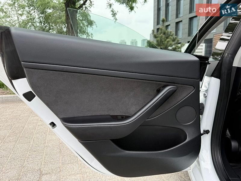 Седан Tesla Model 3 2022 в Киеве фото 39 Седан Tesla Model 3 2022 в Киеве