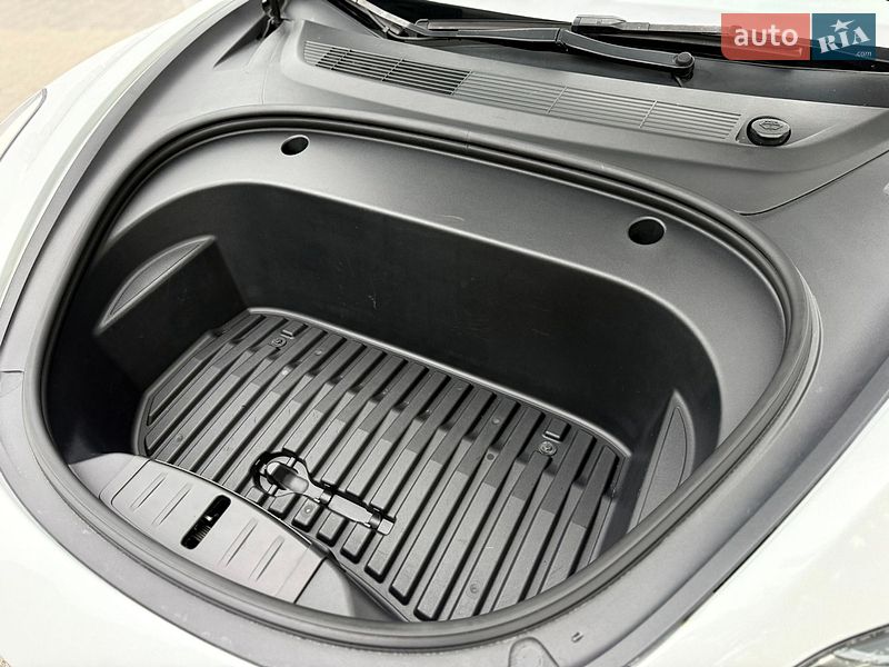 Седан Tesla Model 3 2022 в Киеве фото 54 Седан Tesla Model 3 2022 в Киеве