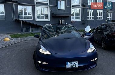 Седан Tesla Model 3 2022 в Чернігові