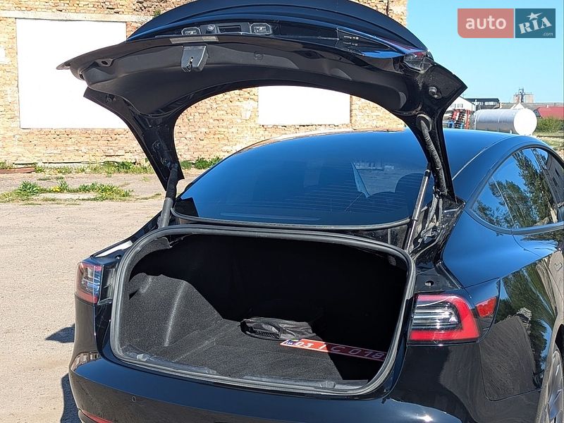 Седан Tesla Model 3 2021 в Камені-Каширському