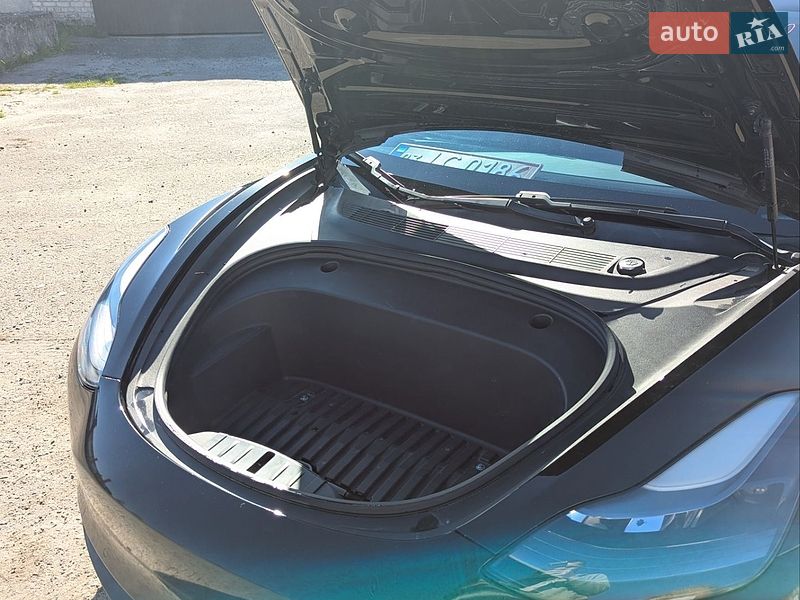 Седан Tesla Model 3 2021 в Камені-Каширському