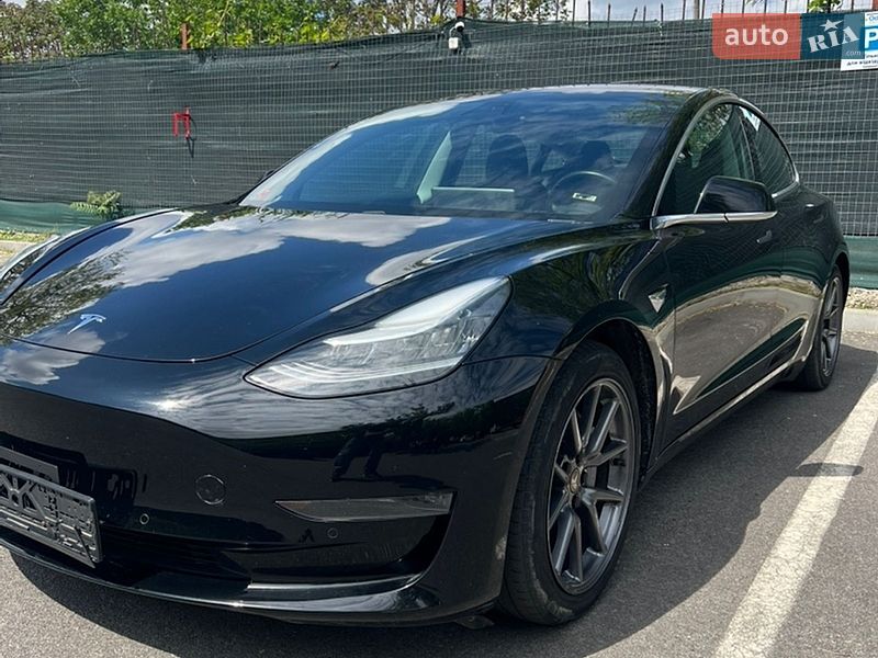 Седан Tesla Model 3 2018 в Одессе