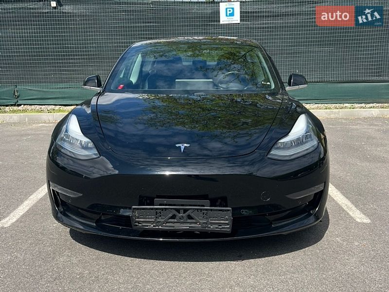 Седан Tesla Model 3 2018 в Одессе