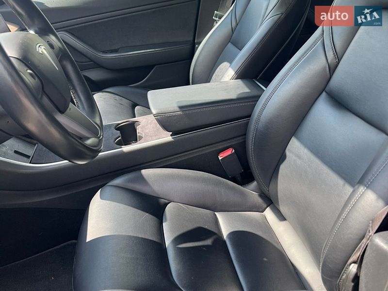 Седан Tesla Model 3 2018 в Одессе