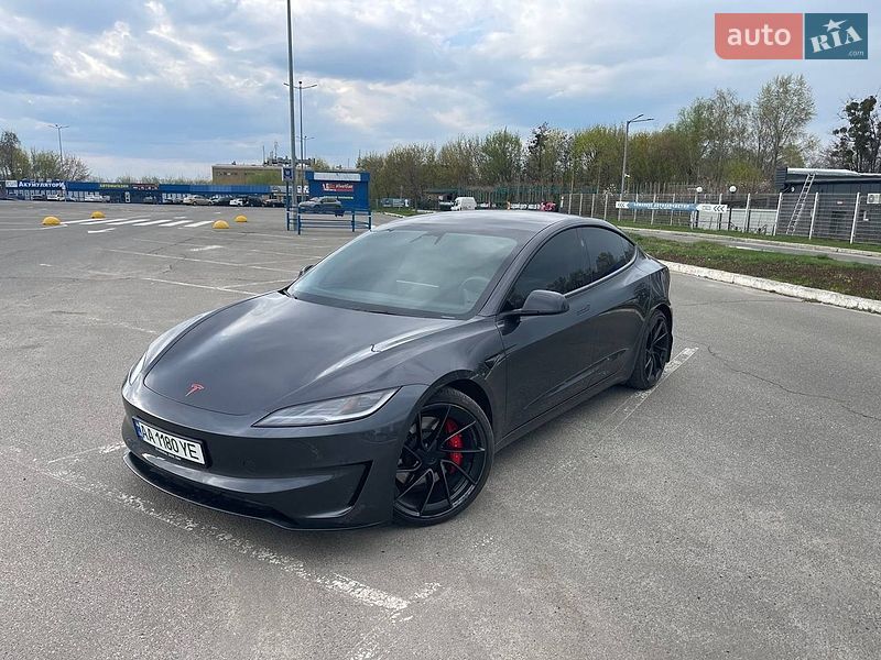 Седан Tesla Model 3 2024 в Києві