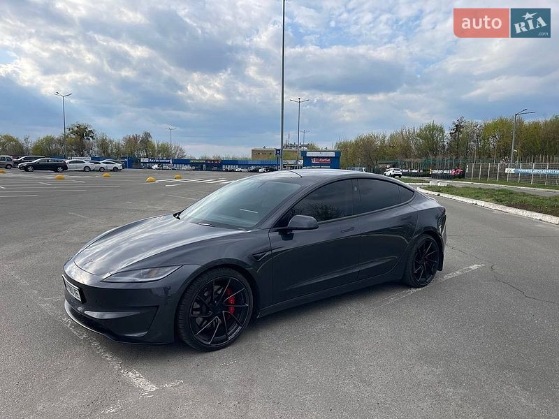 Седан Tesla Model 3 2024 в Києві