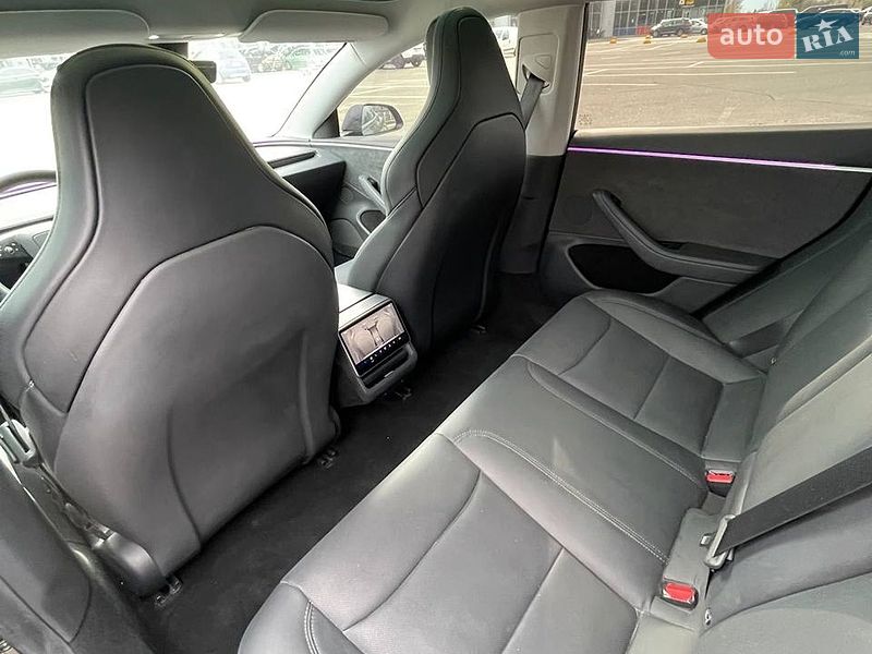 Седан Tesla Model 3 2024 в Києві