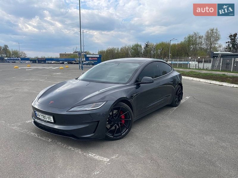 Седан Tesla Model 3 2024 в Києві