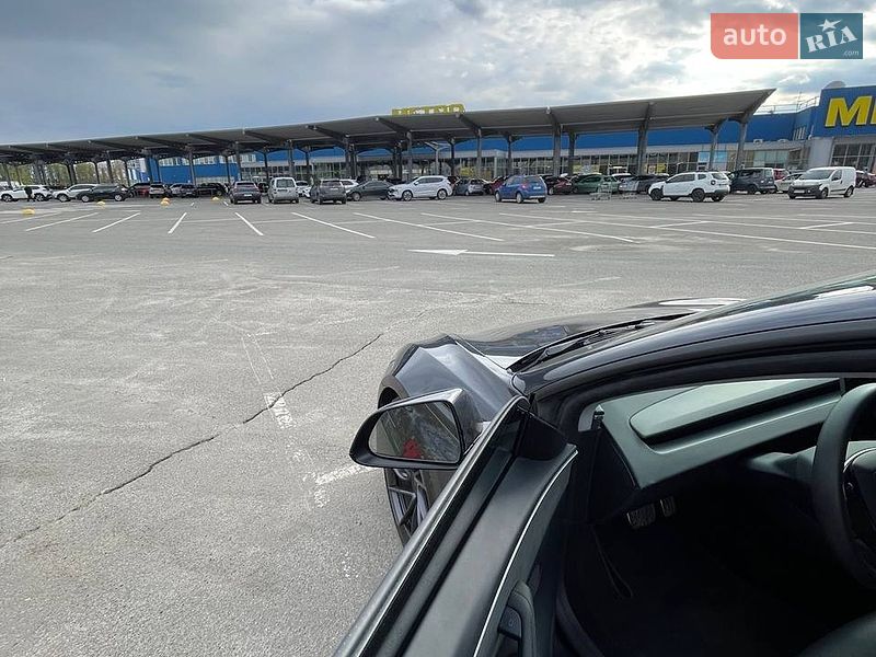 Седан Tesla Model 3 2024 в Києві