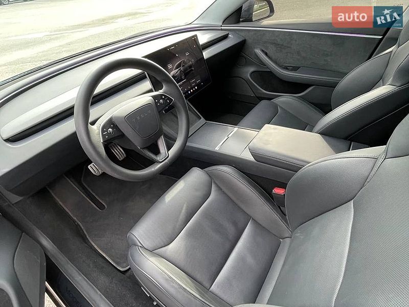 Седан Tesla Model 3 2024 в Києві