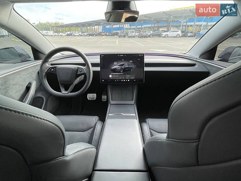 Седан Tesla Model 3 2024 в Києві