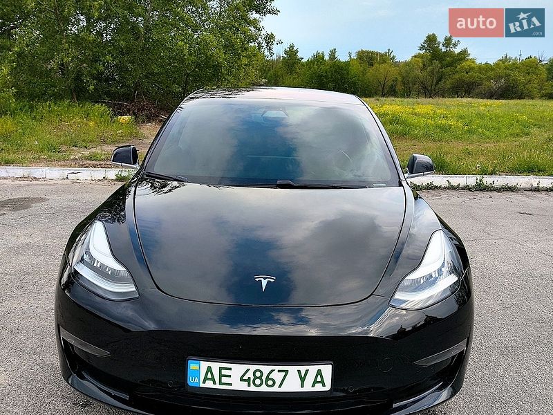 Седан Tesla Model 3 2019 в Кам'янському