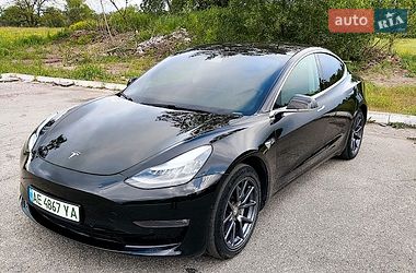 Седан Tesla Model 3 2019 в Кам'янському