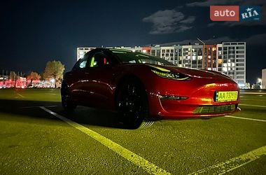 Седан Tesla Model 3 2018 в Києві