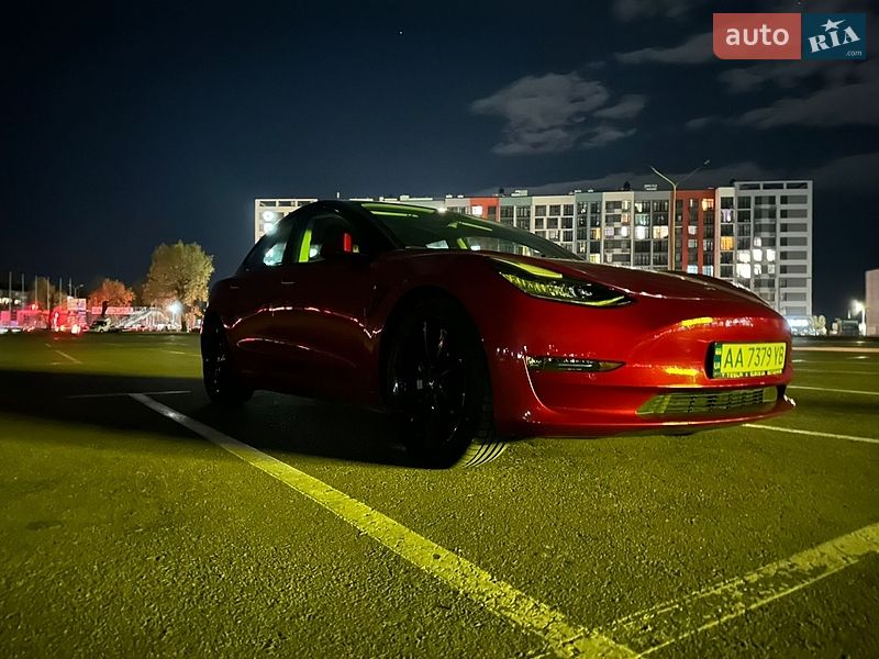 Седан Tesla Model 3 2018 в Києві