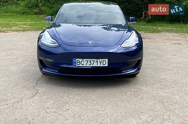 Седан Tesla Model 3 2019 в Львові