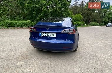 Седан Tesla Model 3 2019 в Львові