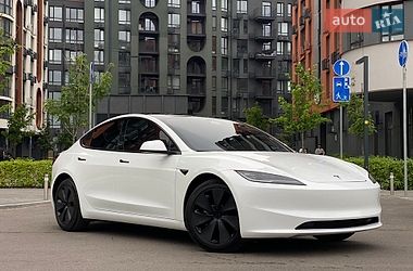 Седан Tesla Model 3 2024 в Києві фото 3 Седан Tesla Model 3 2024 в Києві