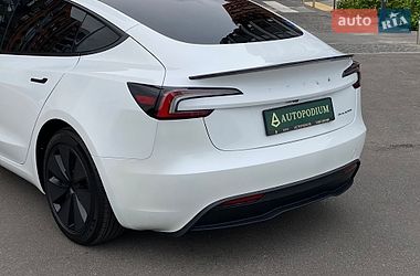 Седан Tesla Model 3 2024 в Києві фото 10 Седан Tesla Model 3 2024 в Києві