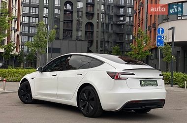 Седан Tesla Model 3 2024 в Киеве