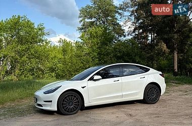 Седан Tesla Model 3 2020 в Черкассах