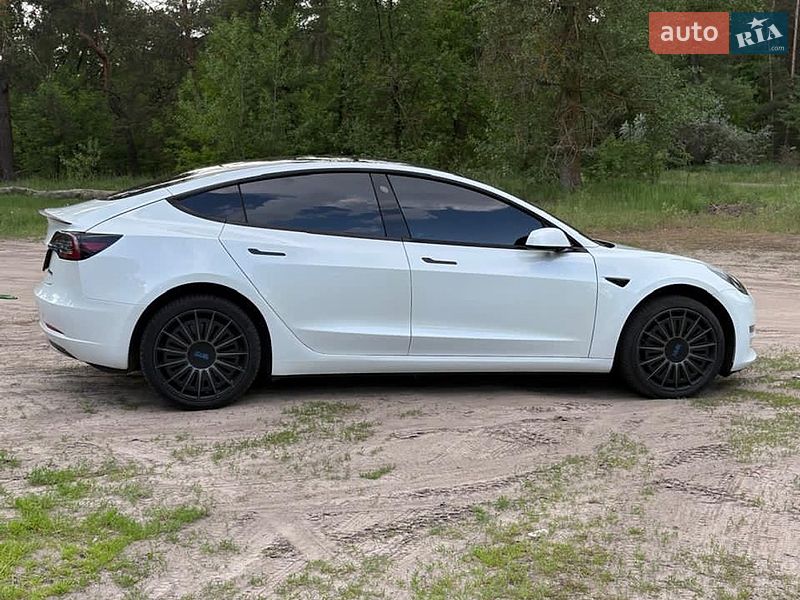 Седан Tesla Model 3 2020 в Черкассах