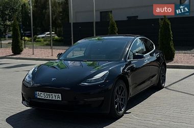 Седан Tesla Model 3 2018 в Луцке