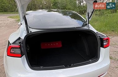 Седан Tesla Model 3 2020 в Черкассах