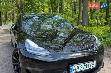 Седан Tesla Model 3 2018 в Киеве