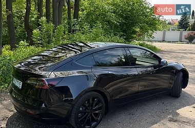 Седан Tesla Model 3 2018 в Киеве