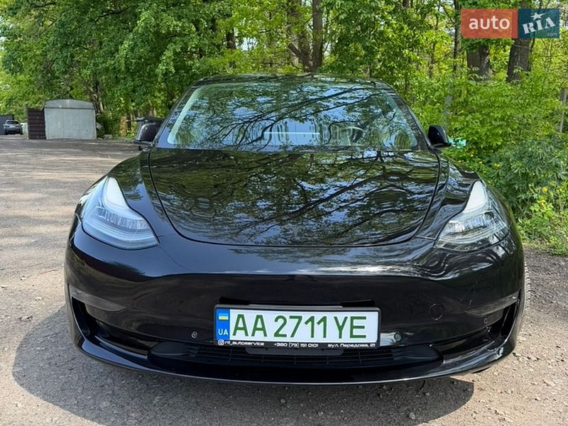 Седан Tesla Model 3 2018 в Киеве