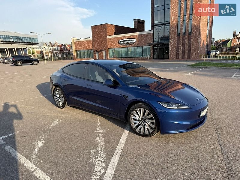 Седан Tesla Model 3 2023 в Киеве