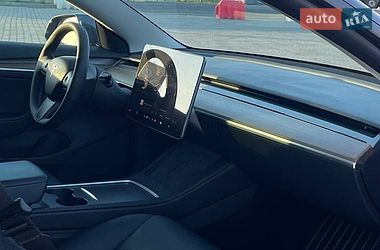 Седан Tesla Model 3 2022 в Киеве