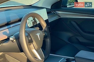 Седан Tesla Model 3 2022 в Киеве