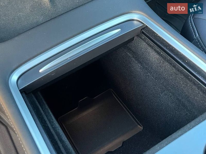 Седан Tesla Model 3 2022 в Киеве