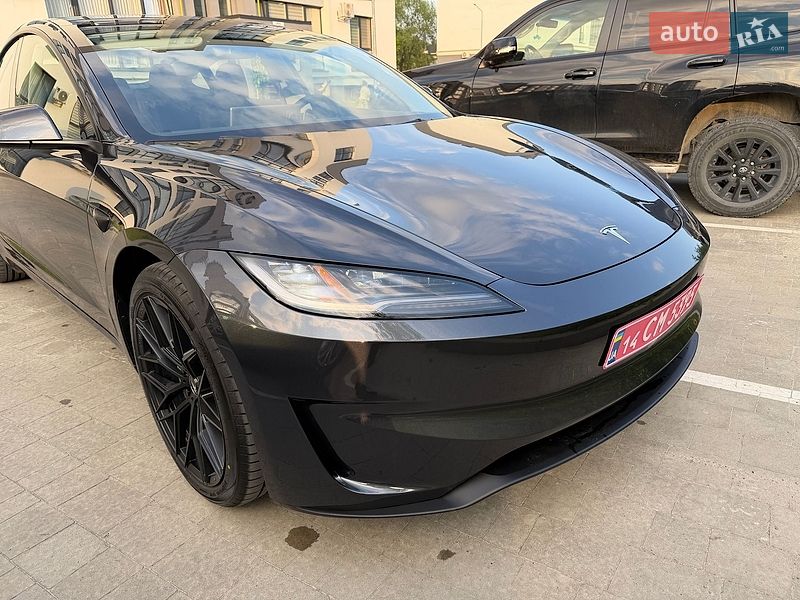 Седан Tesla Model 3 2024 в Львові