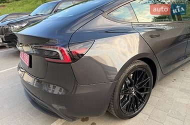 Седан Tesla Model 3 2024 в Львові