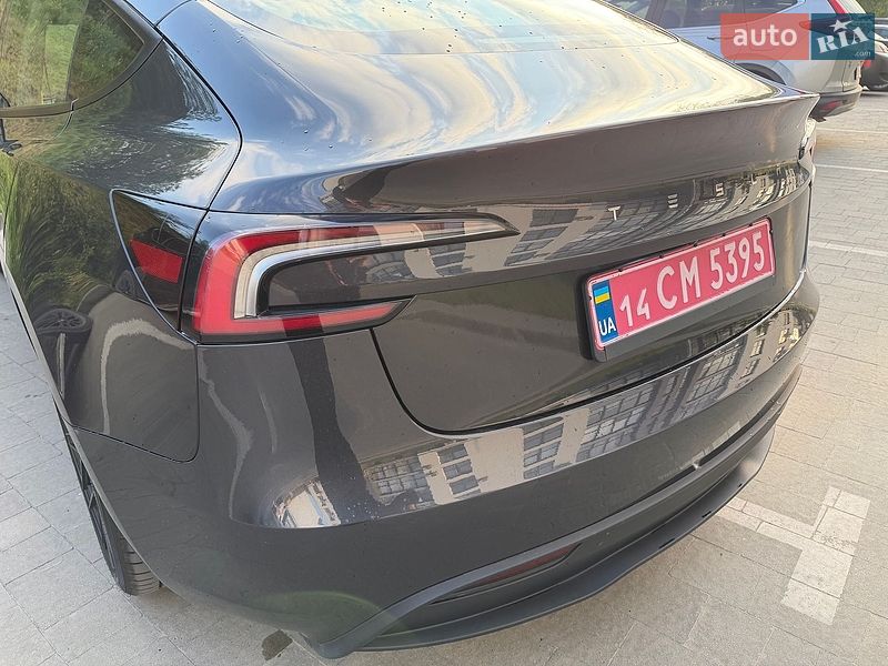 Седан Tesla Model 3 2024 в Львові