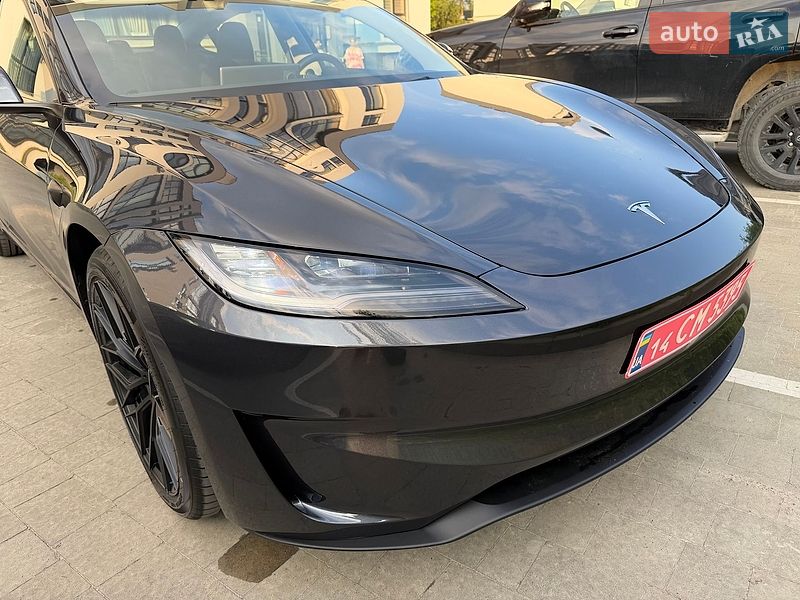Седан Tesla Model 3 2024 в Львові
