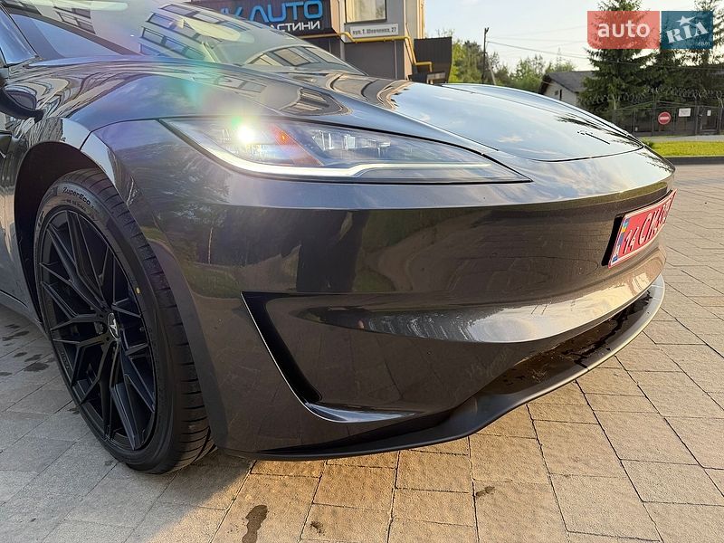 Седан Tesla Model 3 2024 в Львові