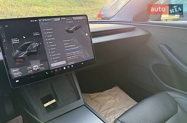 Седан Tesla Model 3 2024 в Львові