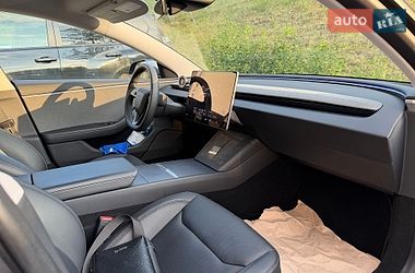 Седан Tesla Model 3 2024 в Львові